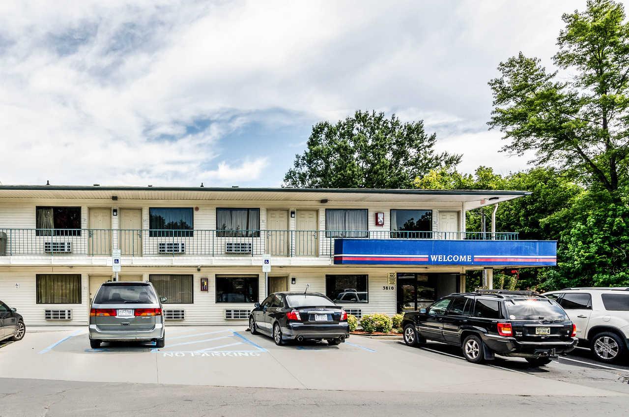 Rodeway Inn Winston Salem Route 52 Екстер'єр фото